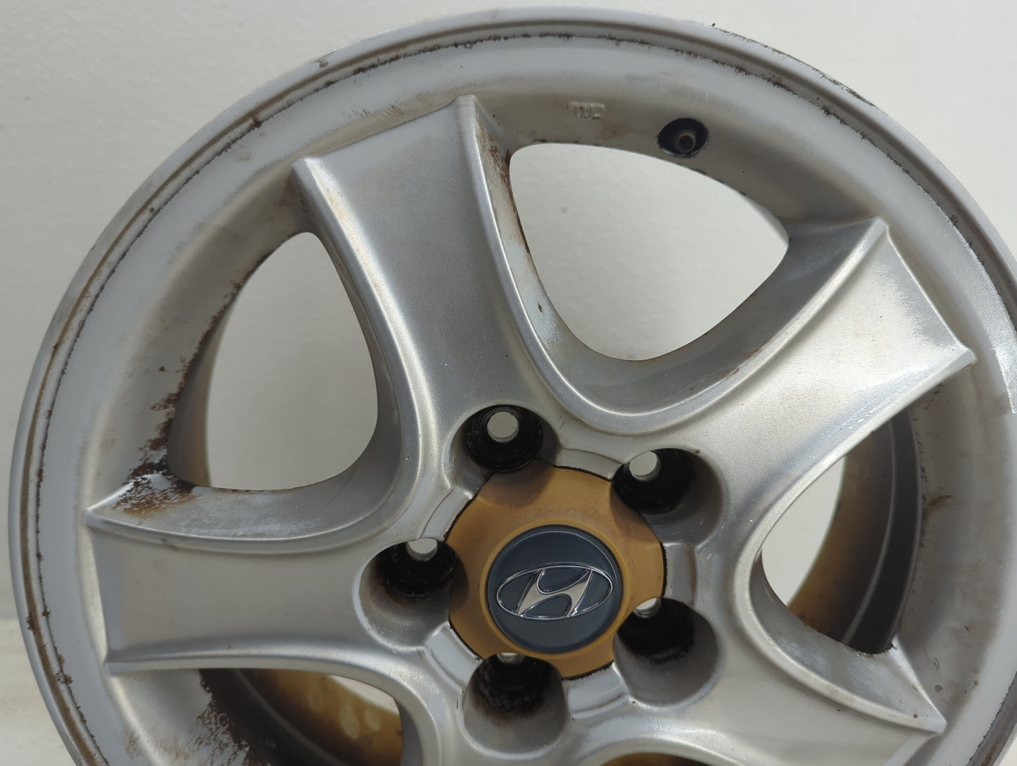 2001-2004 Hyundai Santa Fe Oem Wheel Rim - Oemusedautoparts1.com