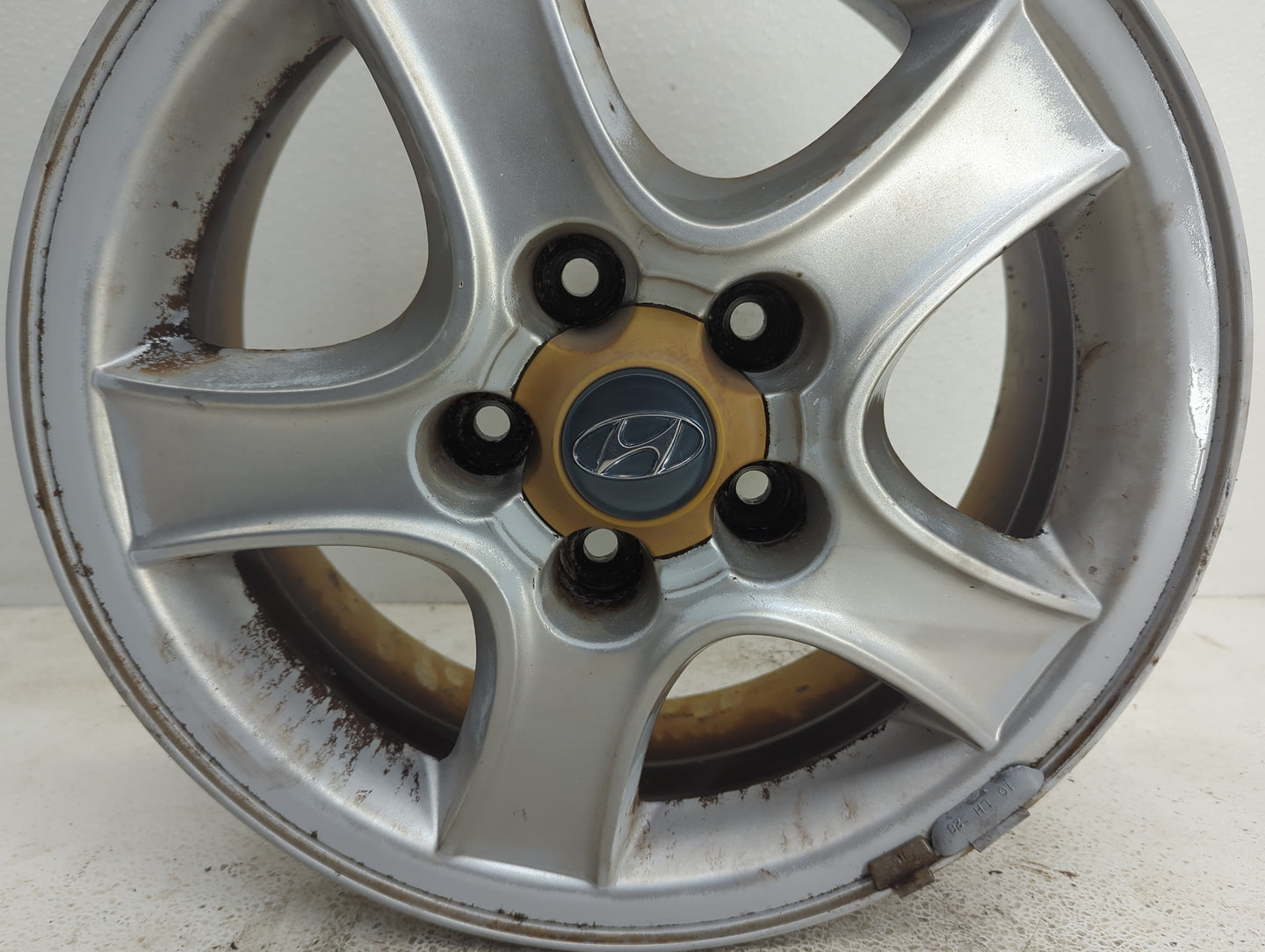 2001-2004 Hyundai Santa Fe Oem Wheel Rim - Oemusedautoparts1.com