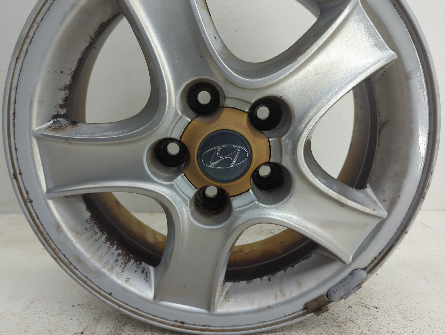 2001-2004 Hyundai Santa Fe Oem Wheel Rim - Oemusedautoparts1.com