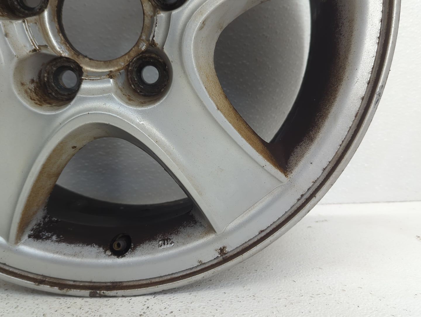2001-2004 Hyundai Santa Fe Oem Wheel Rim 922146 - Oemusedautoparts1.com