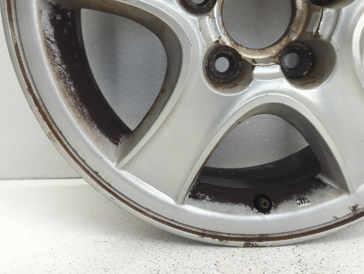 2001-2004 Hyundai Santa Fe Oem Wheel Rim 922146 - Oemusedautoparts1.com