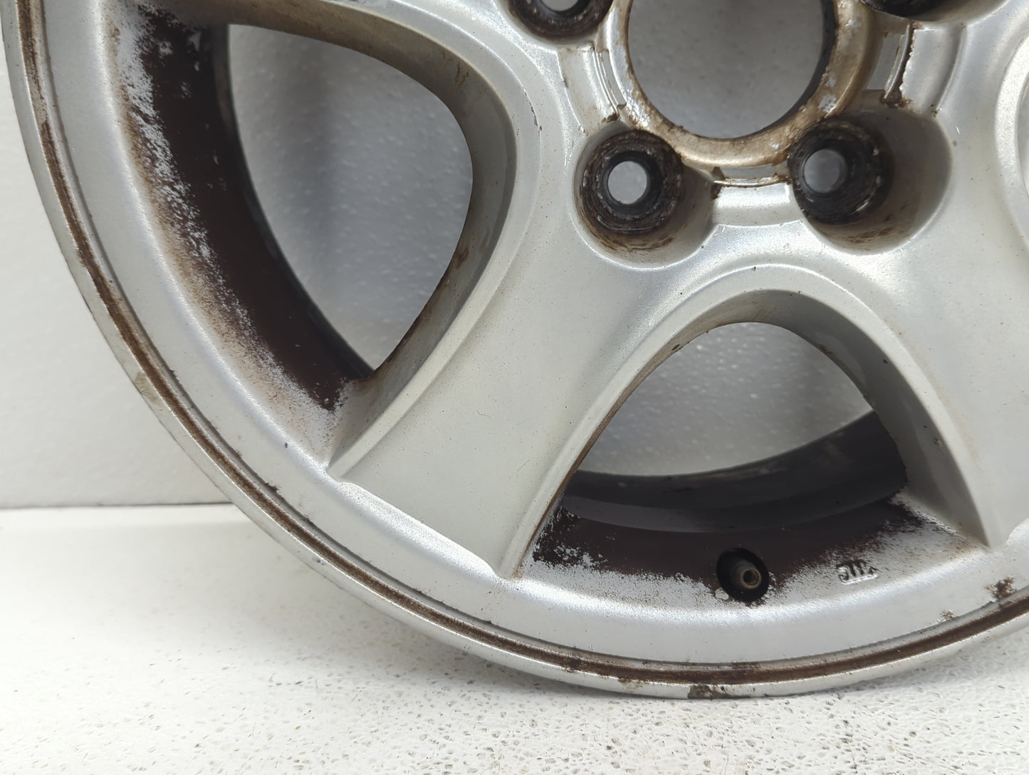 2001-2004 Hyundai Santa Fe Oem Wheel Rim 922146 - Oemusedautoparts1.com