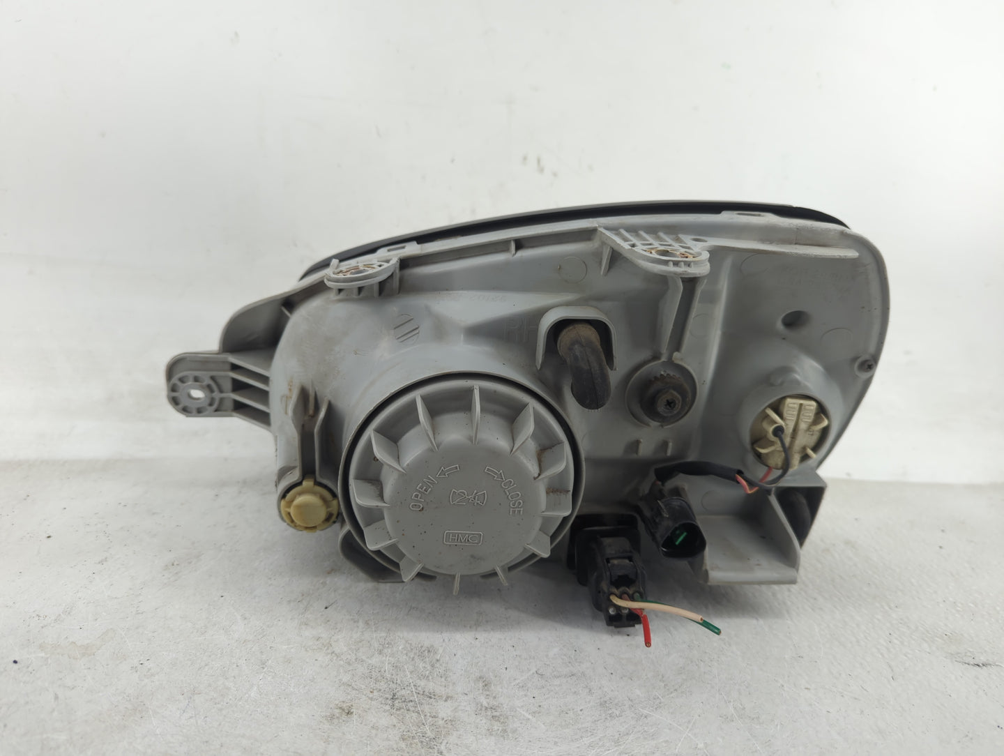 2001-2004 Hyundai Santa Fe Passenger Right Oem Head Light Headlight Lamp - Oemusedautoparts1.com