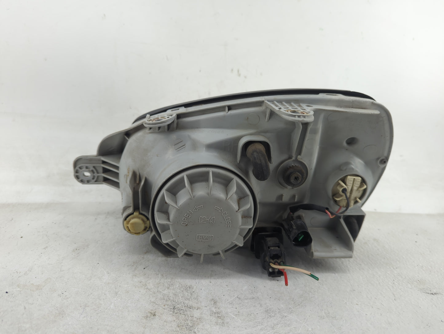 2001-2004 Hyundai Santa Fe Passenger Right Oem Head Light Headlight Lamp - Oemusedautoparts1.com