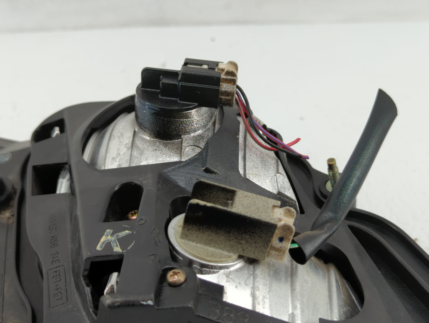 2002-2004 Infiniti I35 Tail Light Assembly Passenger Right OEM Fits Fits 2002 2003 2004 OEM Used Auto Parts - Oemusedautopar