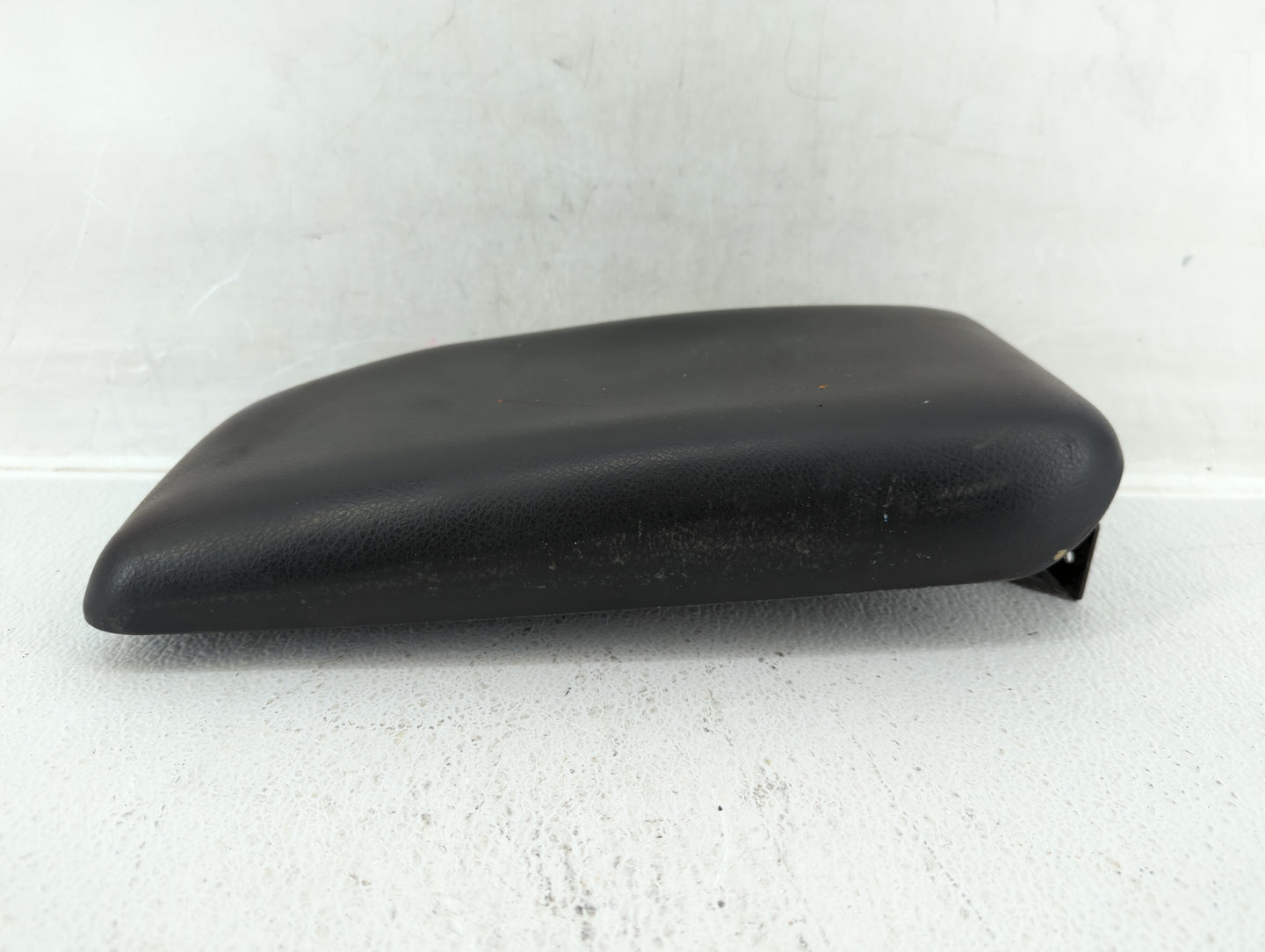 2002 Isuzu Axiom Center Console Armrest Cover Lid Black - Oemusedautoparts1.com