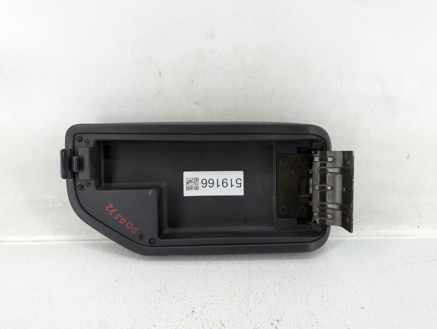 2002 Isuzu Axiom Center Console Armrest Cover Lid Black - Oemusedautoparts1.com