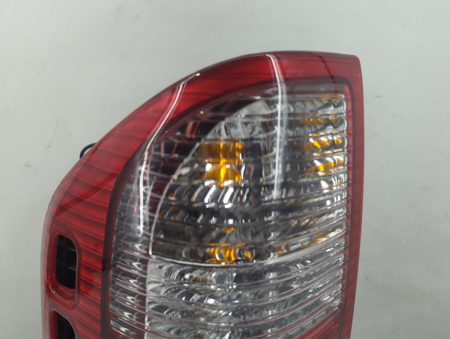 2002 Isuzu Rodeo Tail Light Assembly Driver Left OEM P/N:IZ117-B000R 30178831 Fits OEM Used Auto Parts - Oemusedautoparts1.c