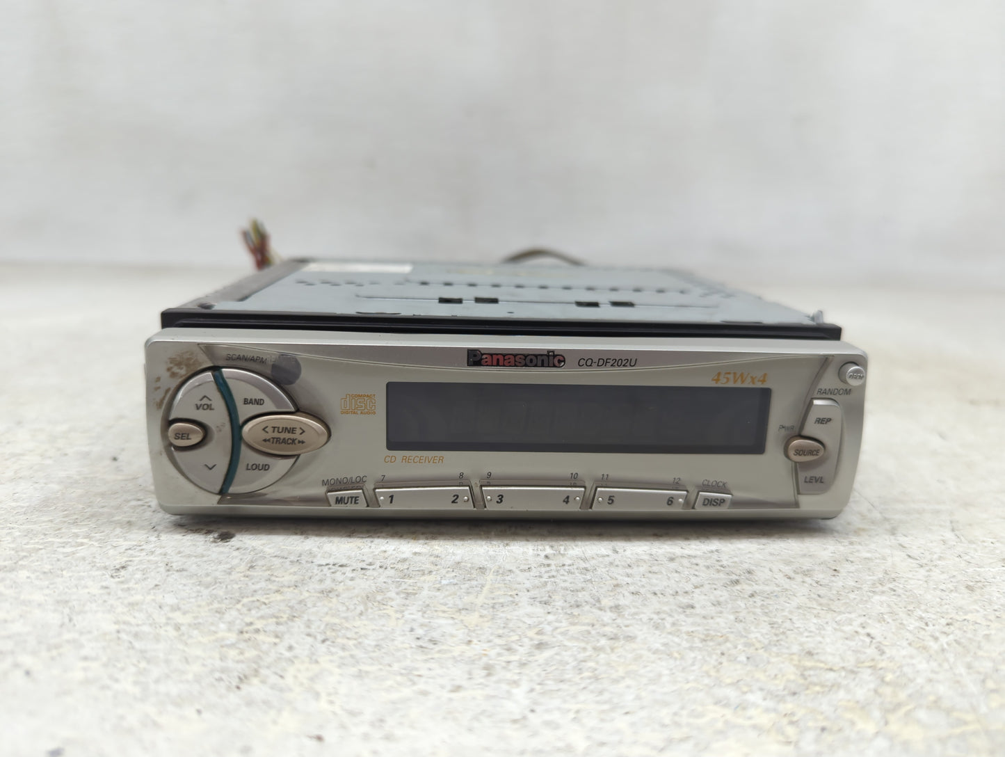 2000-2002 Isuzu Rodeo Radio AM FM Cd Player Receiver Replacement Fits Fits 2000 2001 2002 OEM Used Auto Parts - Oemusedautop
