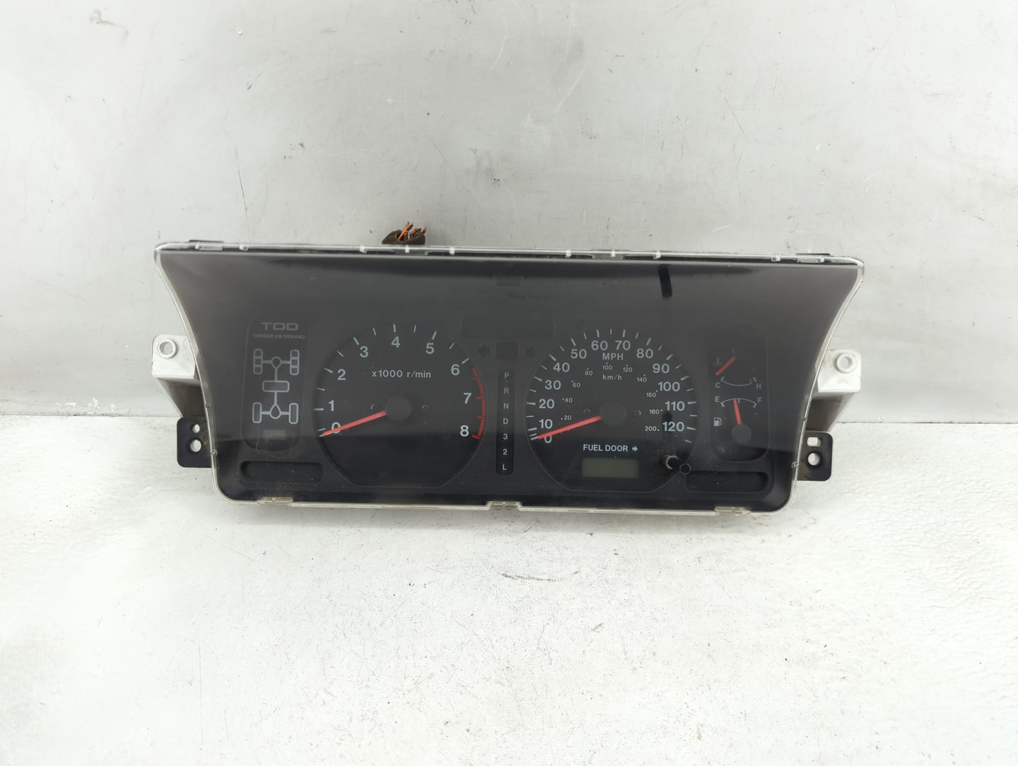 2002 Isuzu Trooper Instrument Cluster Speedometer Gauges P/N:8972631390 Fits OEM Used Auto Parts - Oemusedautoparts1.com