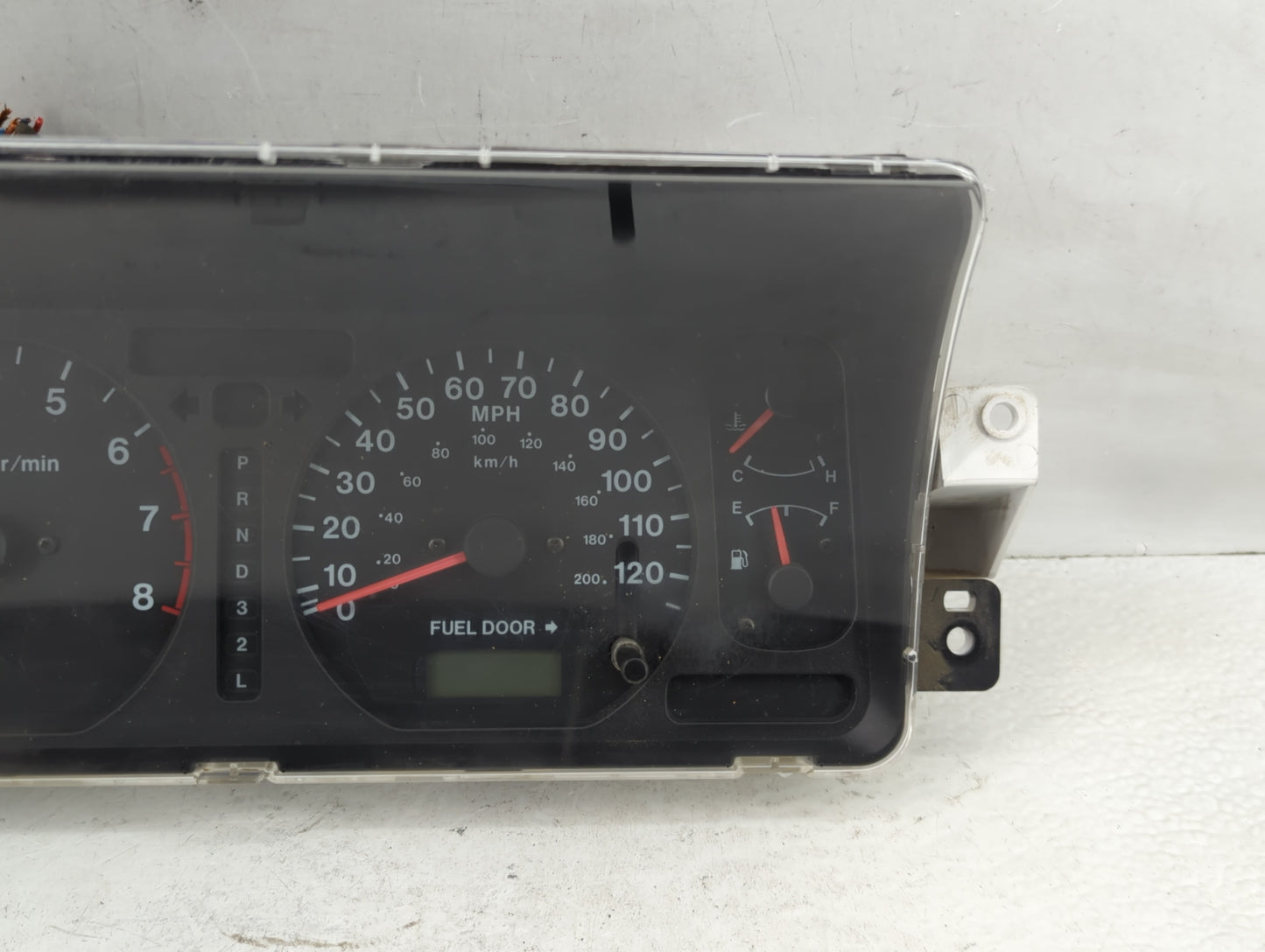 2002 Isuzu Trooper Instrument Cluster Speedometer Gauges P/N:8972631390 Fits OEM Used Auto Parts - Oemusedautoparts1.com