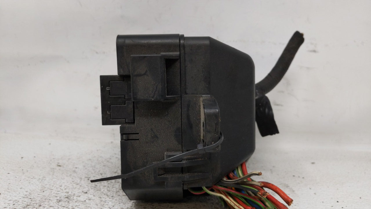 2002 Jaguar X-Type Fusebox Fuse Box Panel Relay Module P/N:X400-J-B0X-X400 Fits OEM Used Auto Parts - Oemusedautoparts1.com