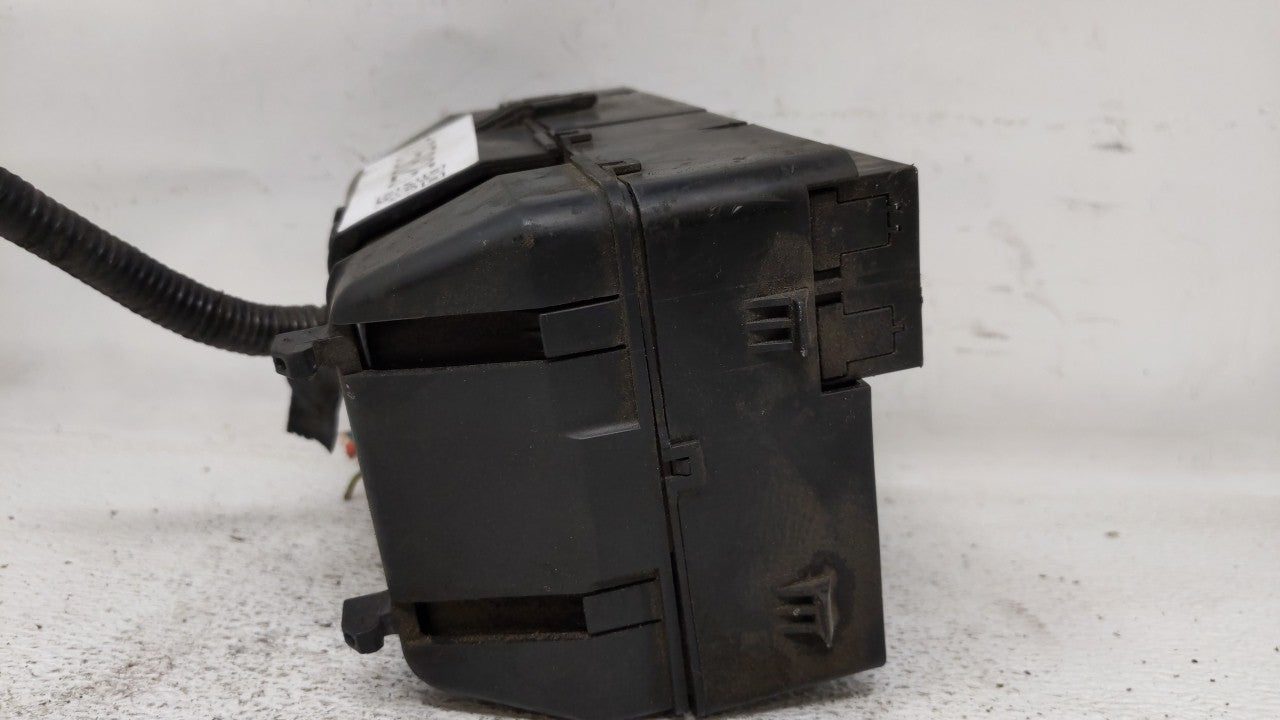 2002 Jaguar X-Type Fusebox Fuse Box Panel Relay Module P/N:X400-J-B0X-X400 Fits OEM Used Auto Parts - Oemusedautoparts1.com