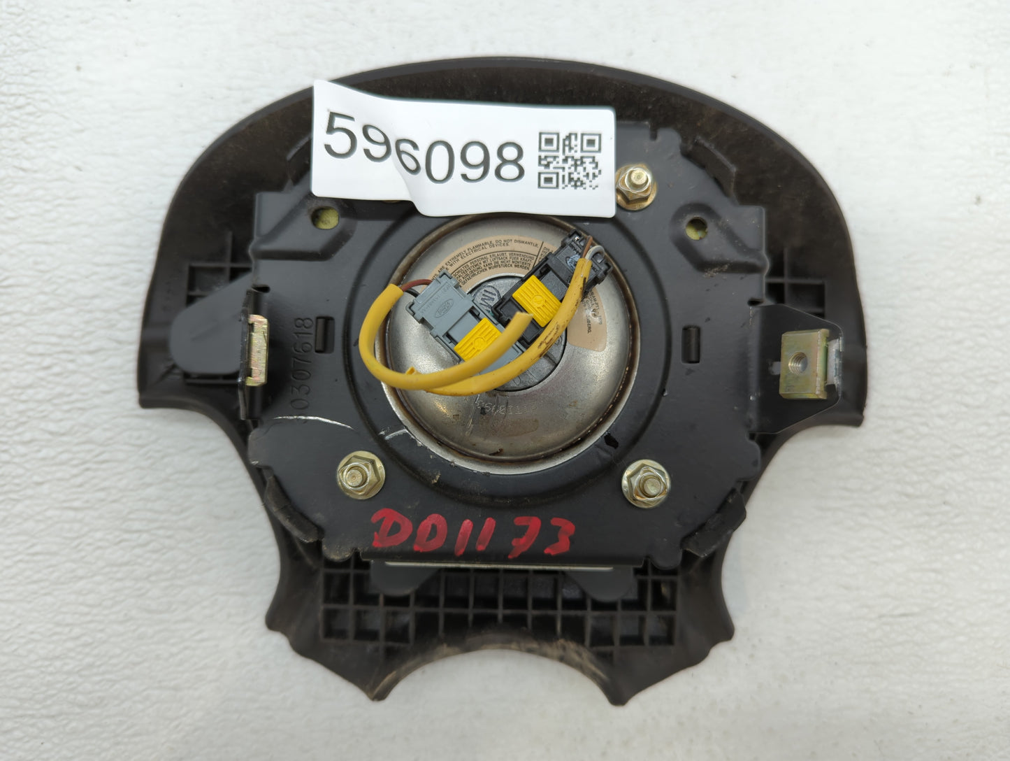2002-2003 Jaguar X-Type Air Bag Driver Left Knee OEM P/N:30307618 Fits Fits 2002 2003 OEM Used Auto Parts - Oemusedautoparts