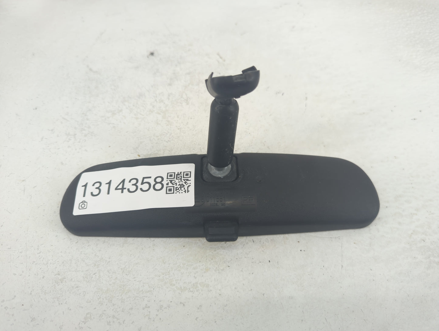 2002 Jeep Cherokee Interior Rear View Mirror Replacement OEM P/N:8011681 Fits OEM Used Auto Parts - Oemusedautoparts1.com