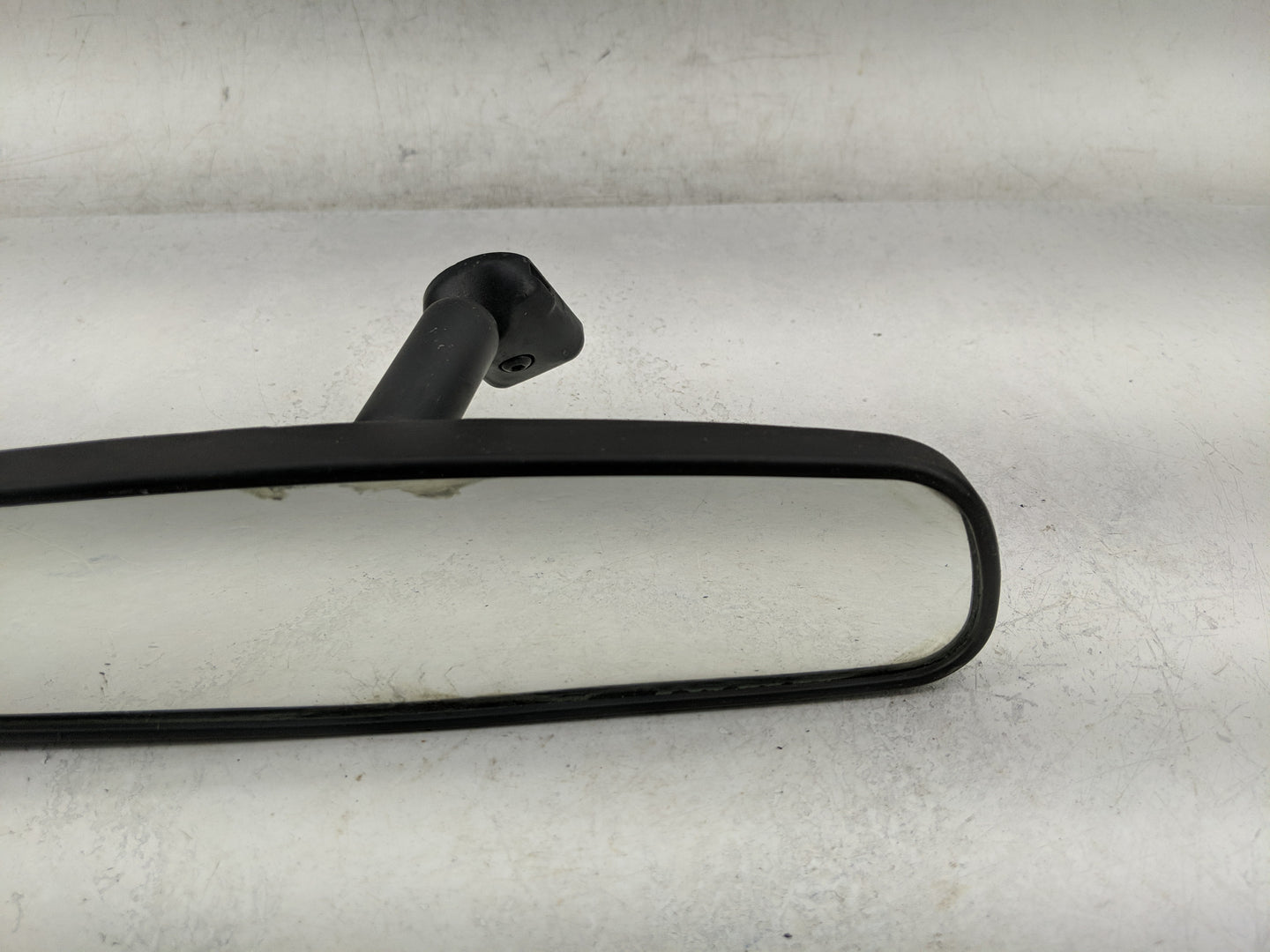 2002 Jeep Cherokee Interior Rear View Mirror Replacement OEM P/N:8011681 Fits OEM Used Auto Parts - Oemusedautoparts1.com