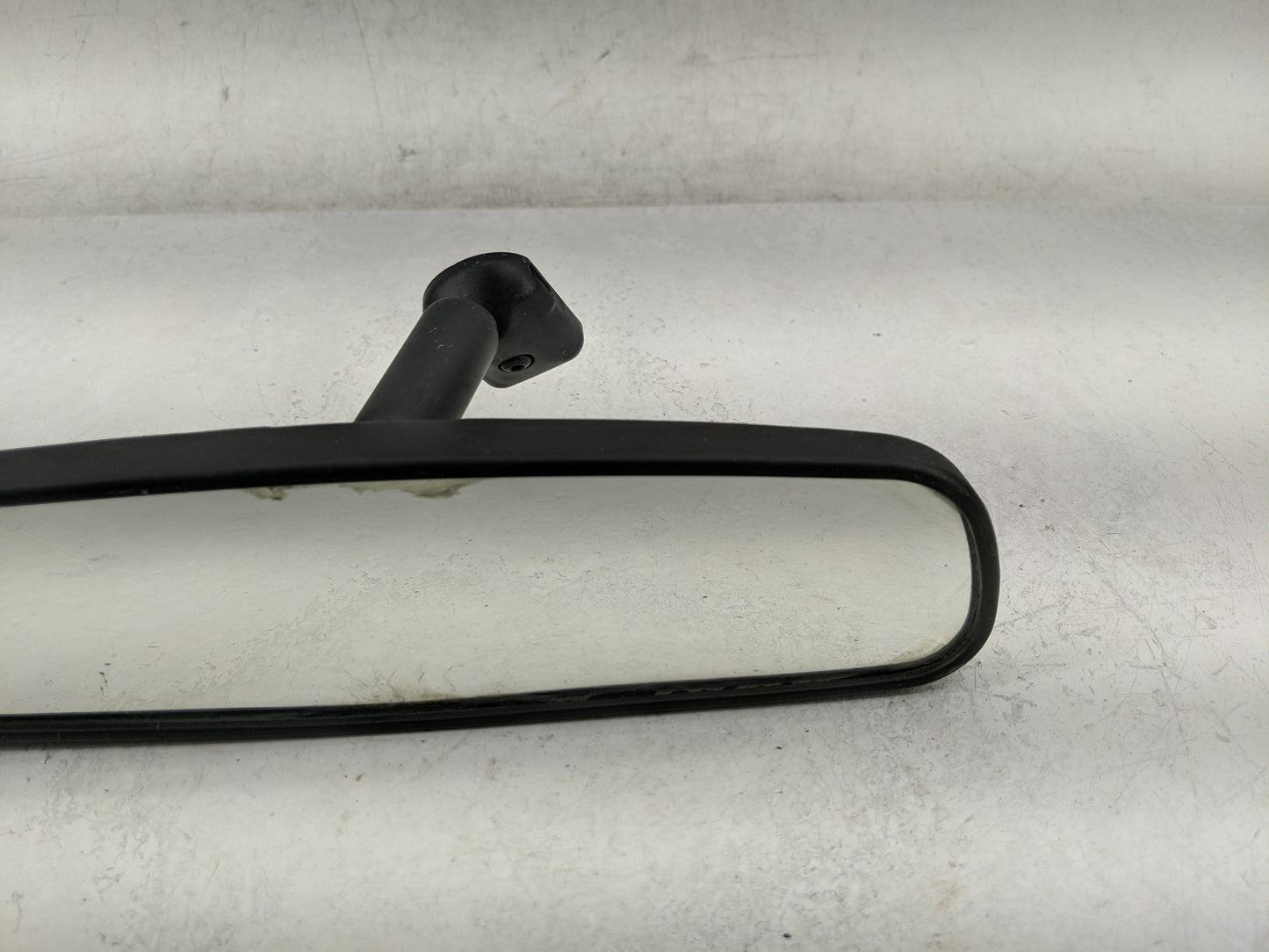 2002 Jeep Cherokee Interior Rear View Mirror Replacement OEM P/N:8011681 Fits OEM Used Auto Parts - Oemusedautoparts1.com