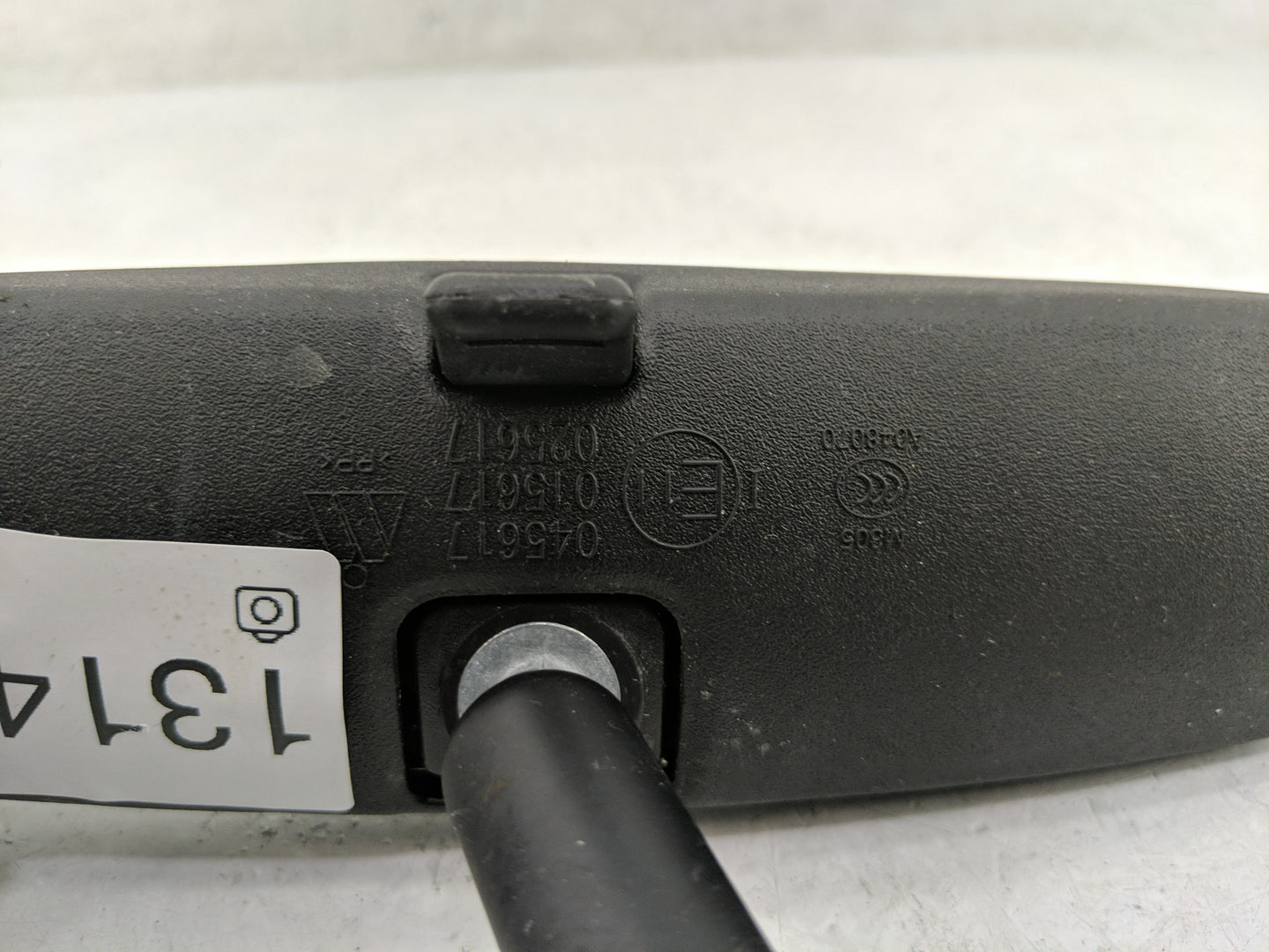 2002 Jeep Cherokee Interior Rear View Mirror Replacement OEM P/N:8011681 Fits OEM Used Auto Parts - Oemusedautoparts1.com