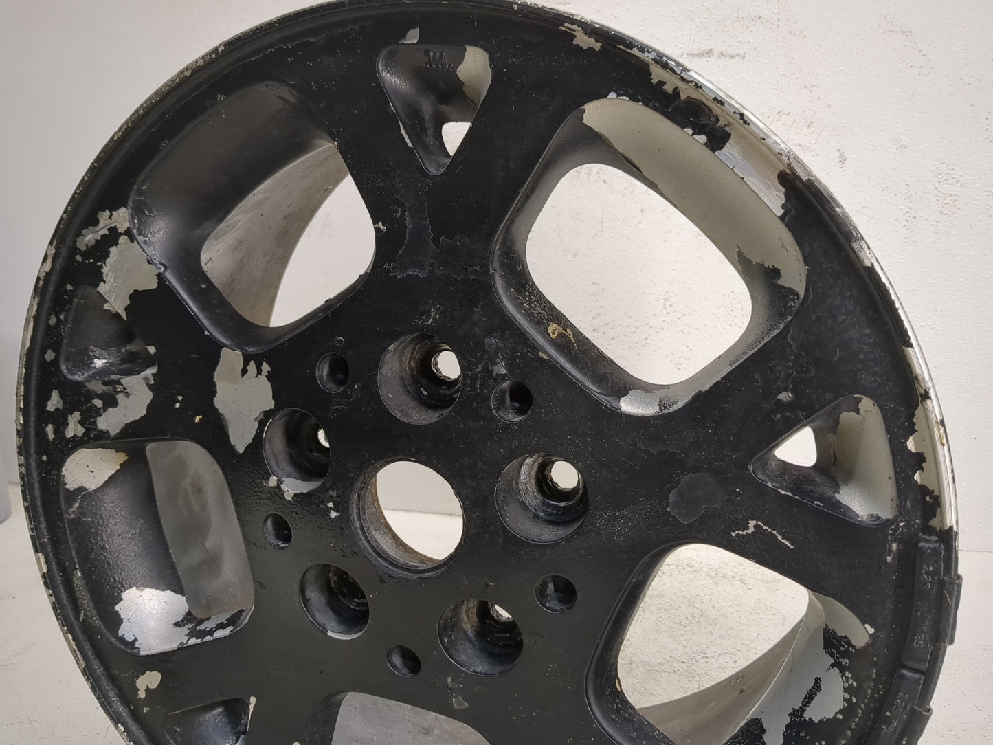 1999-2003 Jeep Grand Cherokee Oem Wheel Rim - Oemusedautoparts1.com