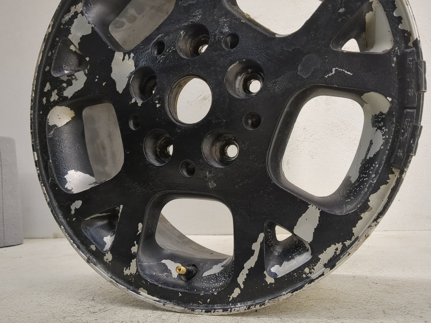 1999-2003 Jeep Grand Cherokee Oem Wheel Rim - Oemusedautoparts1.com