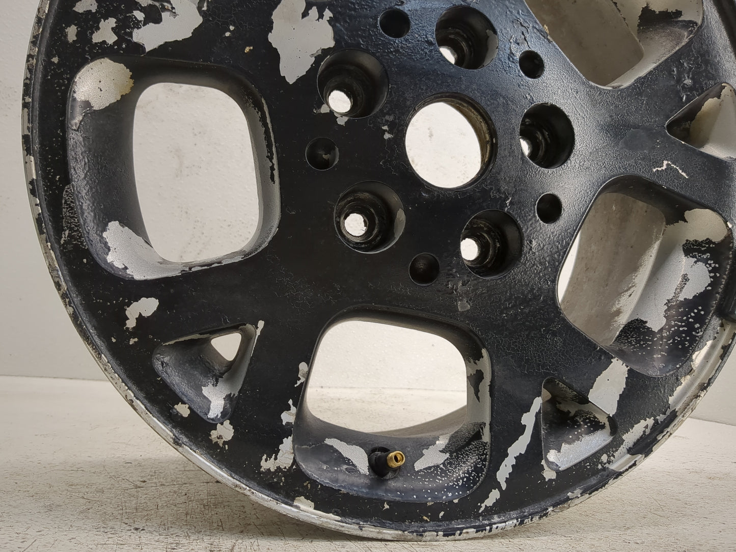 1999-2003 Jeep Grand Cherokee Oem Wheel Rim - Oemusedautoparts1.com