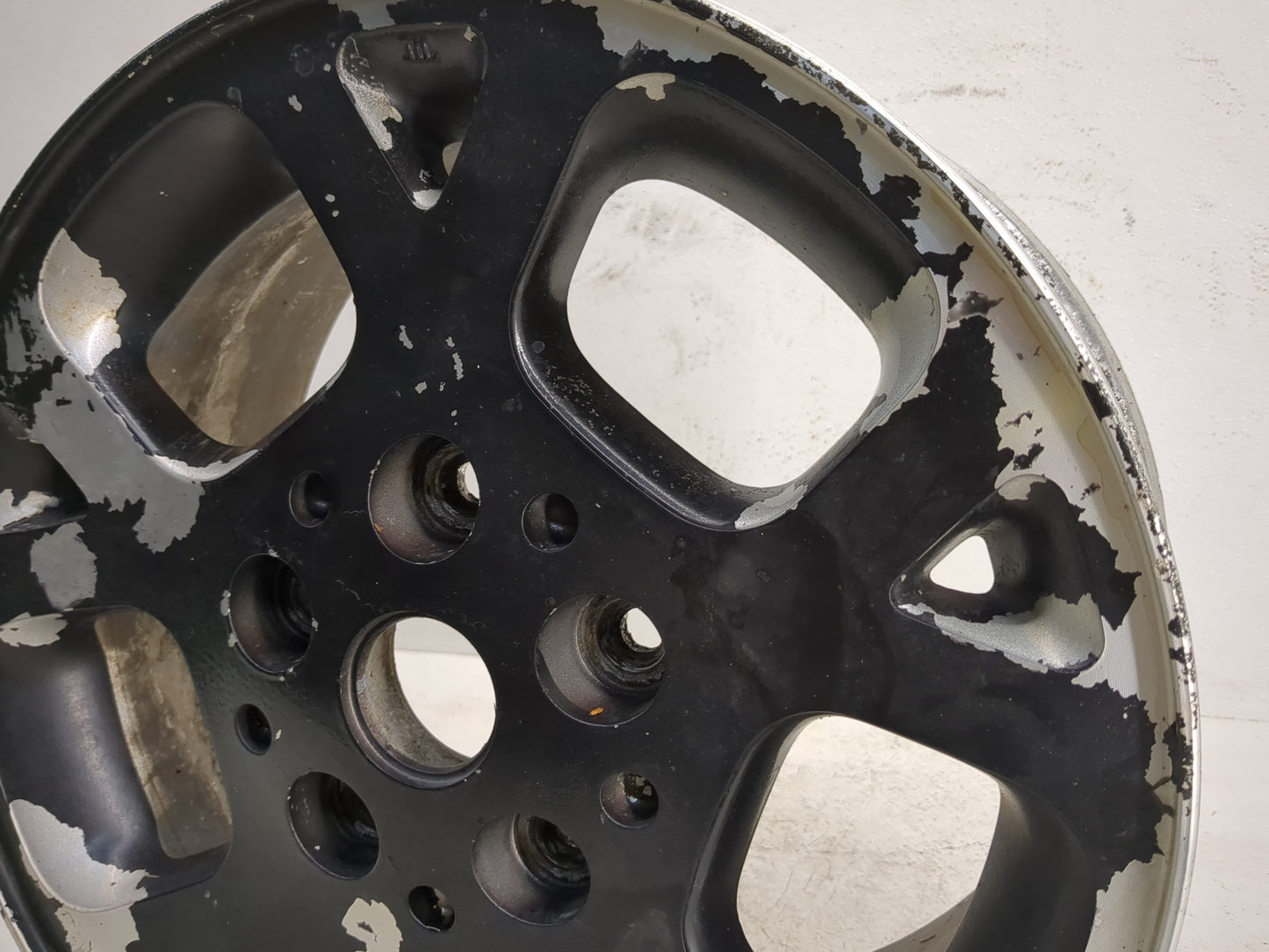 1999-2003 Jeep Grand Cherokee Oem Wheel Rim 1126434 - Oemusedautoparts1.com