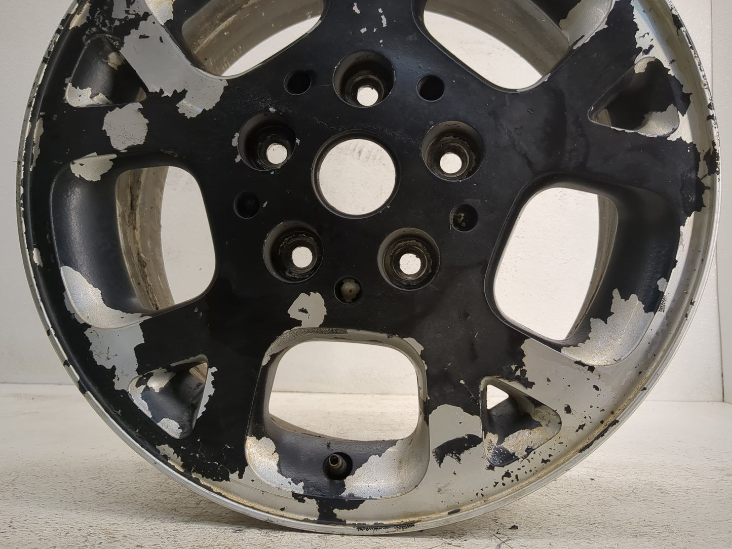 1999-2003 Jeep Grand Cherokee Oem Wheel Rim - Oemusedautoparts1.com