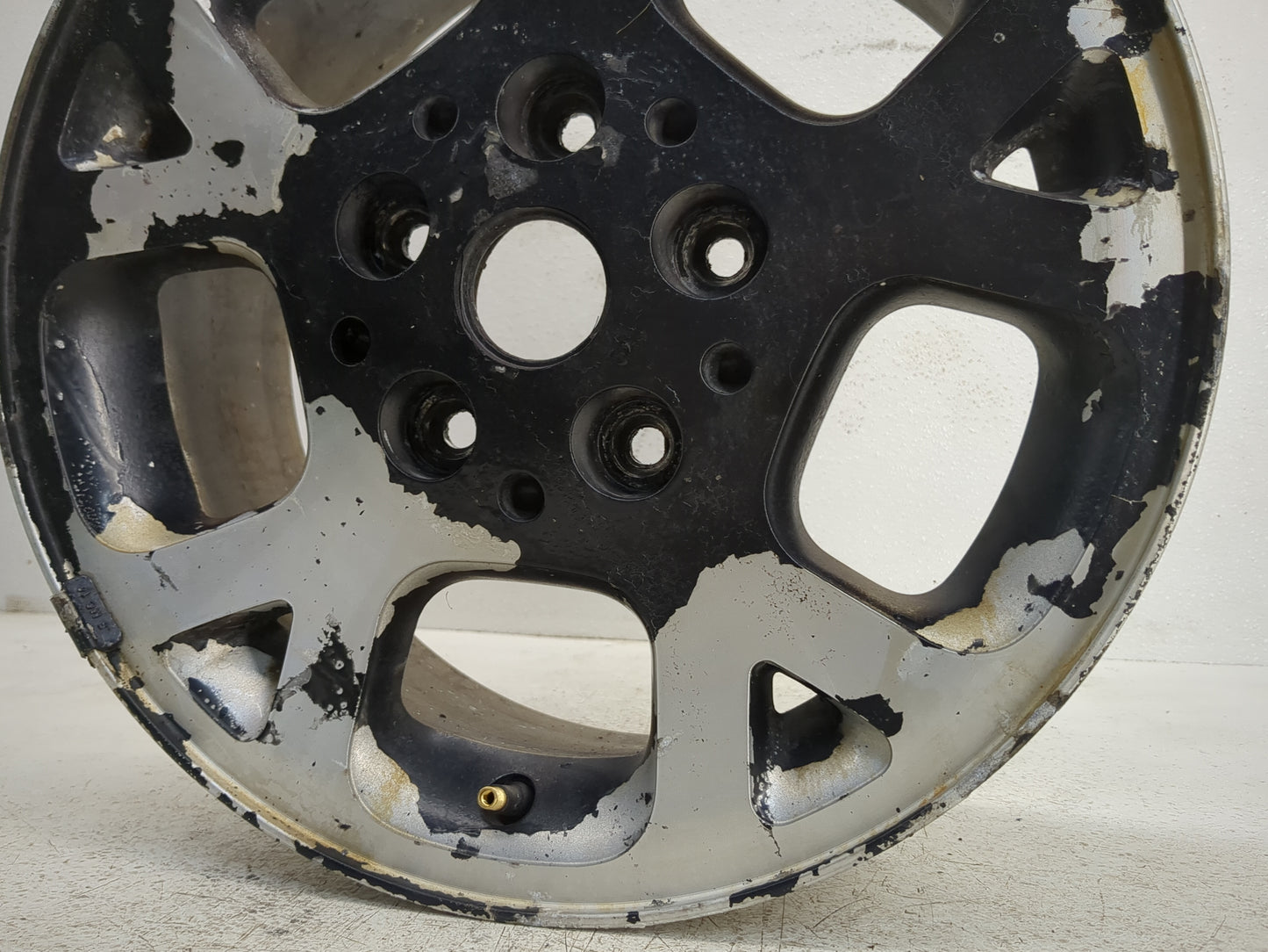 1999-2003 Jeep Grand Cherokee Oem Wheel Rim 1126436 - Oemusedautoparts1.com