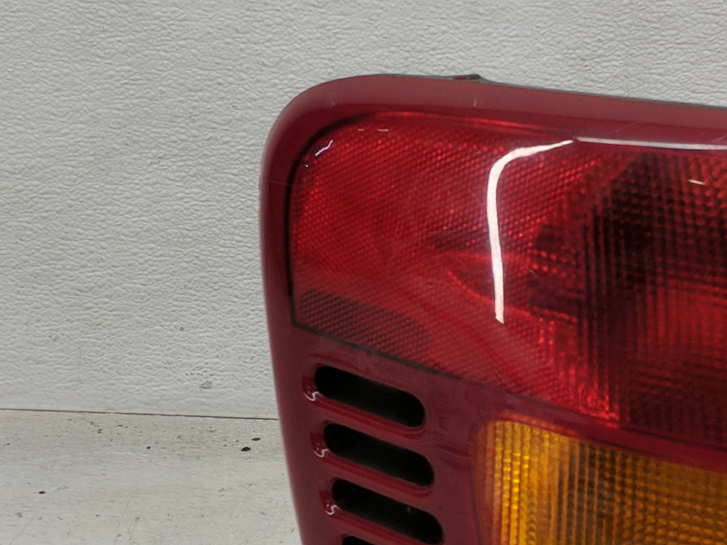 2002-2003 Jeep Grand Cherokee Tail Light Assembly Driver Left OEM Fits Fits 2002 2003 OEM Used Auto Parts - Oemusedautoparts