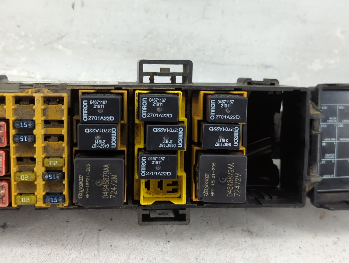 2000-2004 Jeep Grand Cherokee Fusebox Fuse Box Panel Relay Module Fits Fits 2000 2001 2002 2003 2004 OEM Used Auto Parts - O