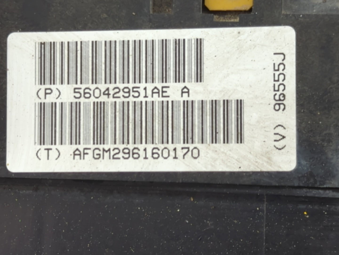 2000-2004 Jeep Grand Cherokee Fusebox Fuse Box Panel Relay Module Fits Fits 2000 2001 2002 2003 2004 OEM Used Auto Parts - O
