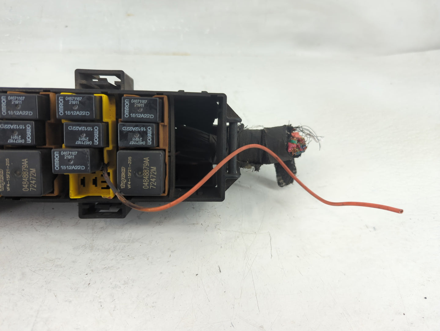 2000-2004 Jeep Grand Cherokee Fusebox Fuse Box Panel Relay Module Fits Fits 2000 2001 2002 2003 2004 OEM Used Auto Parts - O