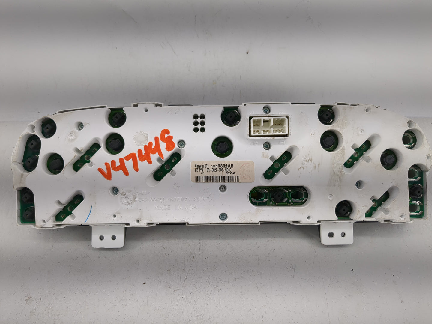 2002-2004 Jeep Grand Cherokee Instrument Cluster Speedometer Gauges P/N:56050802AB Fits Fits 2002 2003 2004 OEM Used Auto Pa