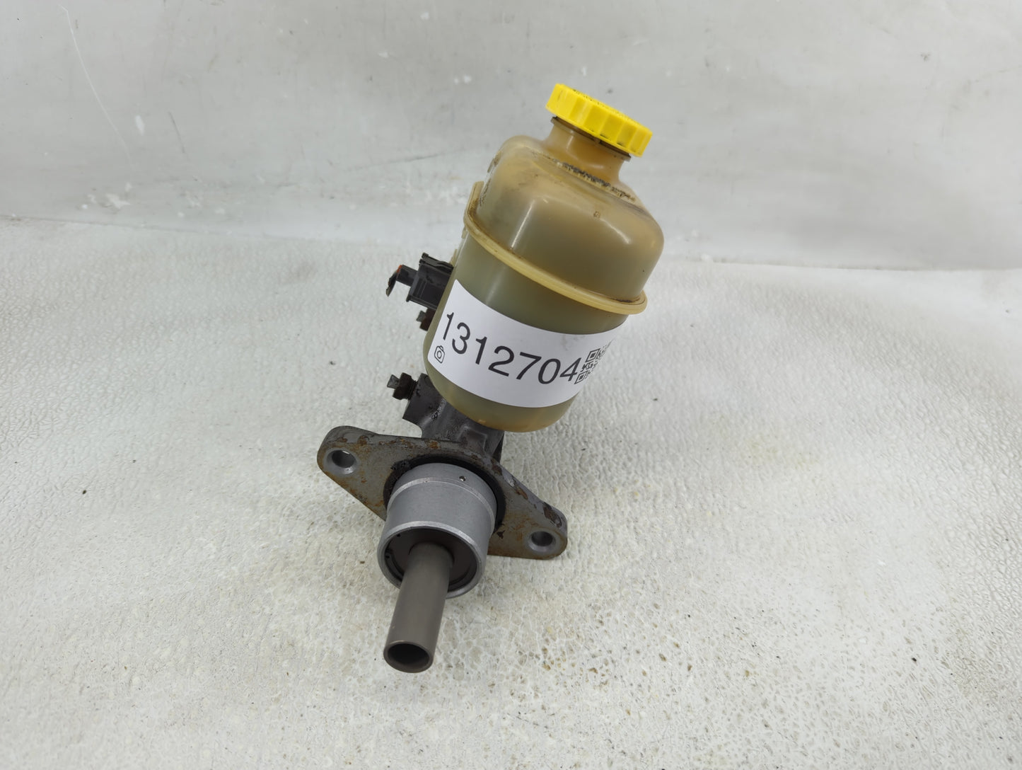 1999-2004 Jeep Grand Cherokee Brake Master Cylinder 1312704 - Oemusedautoparts1.com