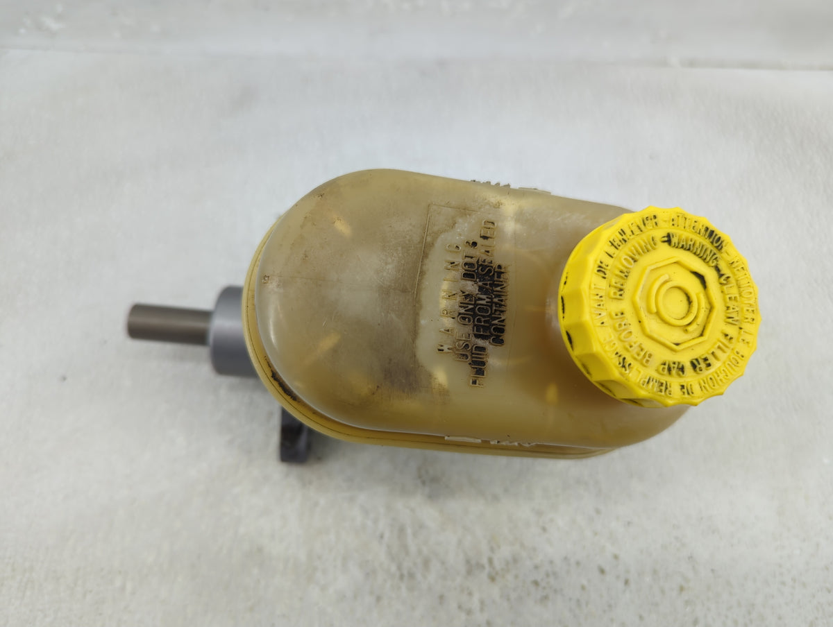 1999-2004 Jeep Grand Cherokee Brake Master Cylinder 1312704 - Oemusedautoparts1.com