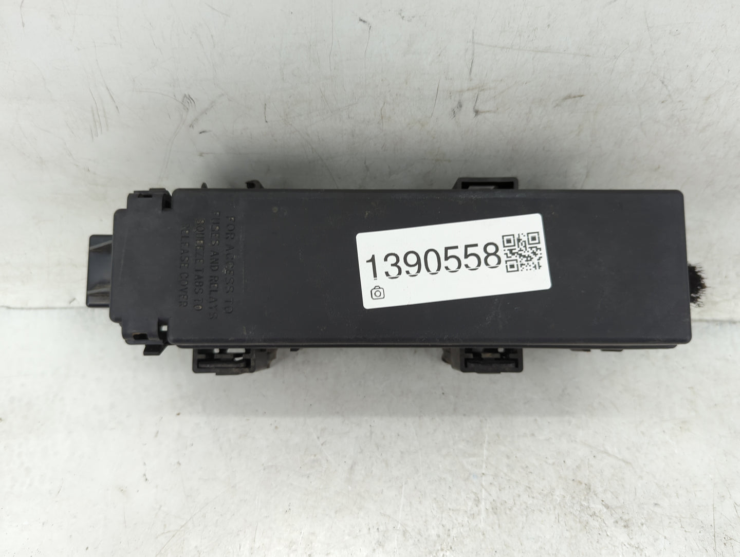 2000-2004 Jeep Grand Cherokee Fusebox Fuse Box Panel Relay Module Fits Fits 2000 2001 2002 2003 2004 OEM Used Auto Parts - O