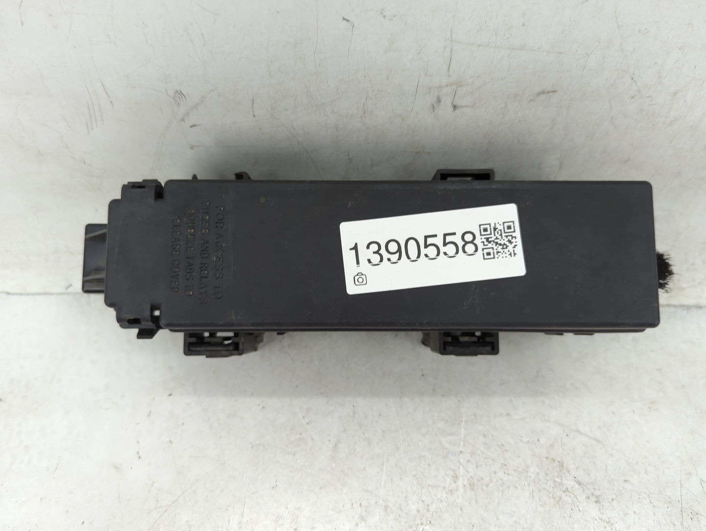 2000-2004 Jeep Grand Cherokee Fusebox Fuse Box Panel Relay Module Fits Fits 2000 2001 2002 2003 2004 OEM Used Auto Parts - O