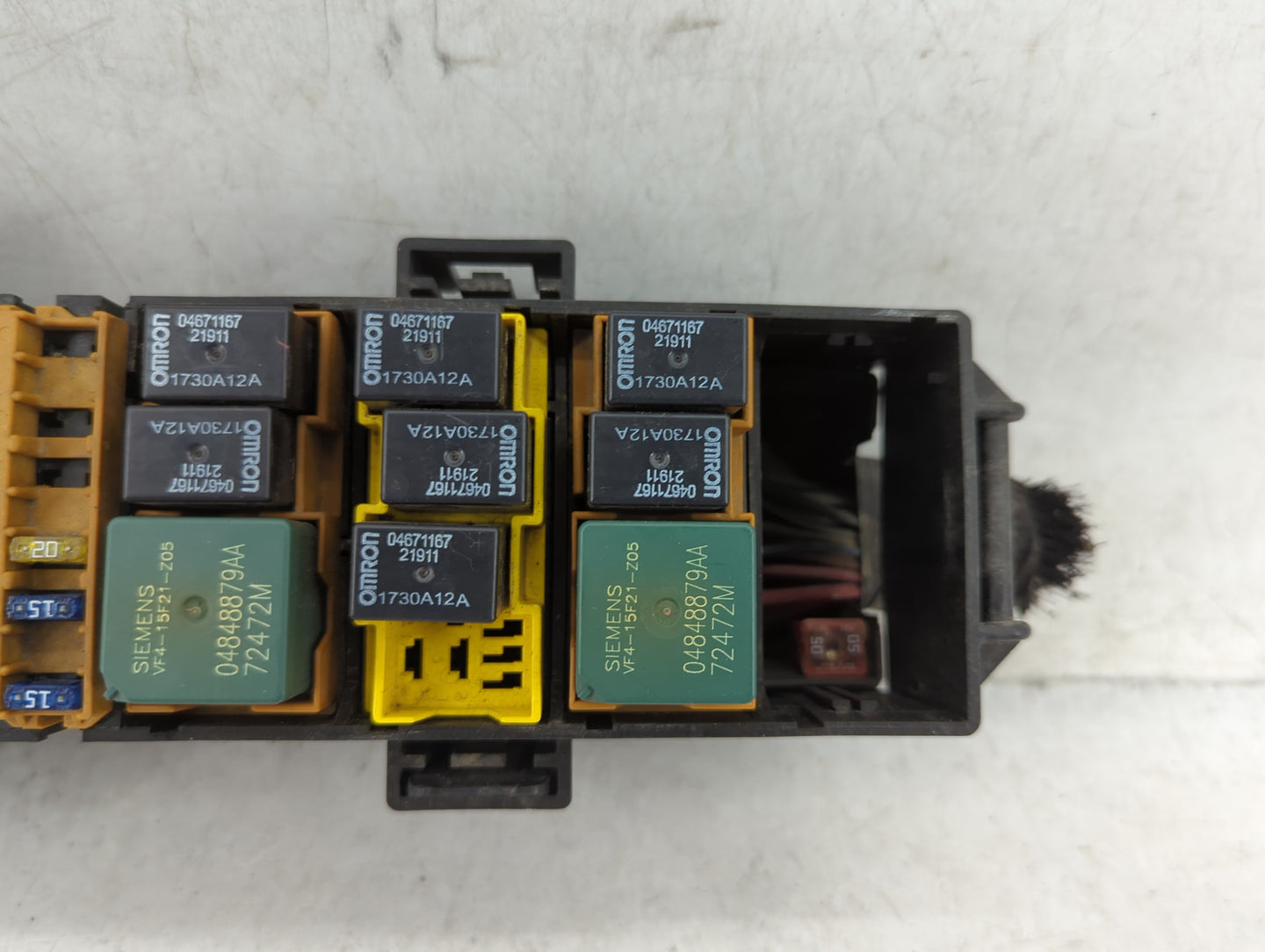 2000-2004 Jeep Grand Cherokee Fusebox Fuse Box Panel Relay Module Fits Fits 2000 2001 2002 2003 2004 OEM Used Auto Parts - O