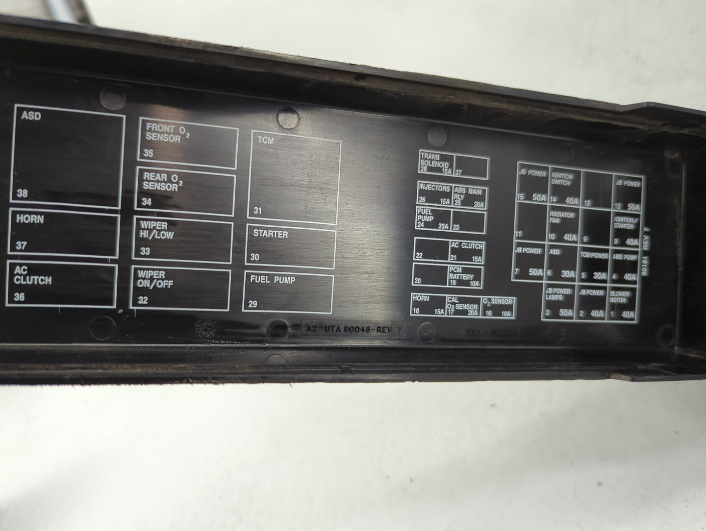 2000-2004 Jeep Grand Cherokee Fusebox Fuse Box Panel Relay Module Fits Fits 2000 2001 2002 2003 2004 OEM Used Auto Parts - O