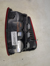 2002 Jeep Grand Cherokee Tail Light Assembly Passenger Right OEM P/N:333-1925R-AF Fits OEM Used Auto Parts - Oemusedautopart