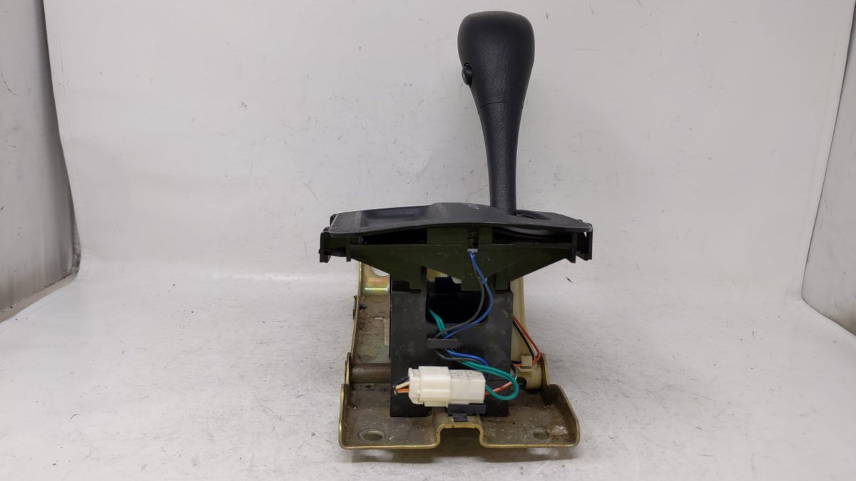 2002 Jeep Grand Cherokee Floor Console Assembly Shifter - Oemusedautoparts1.com