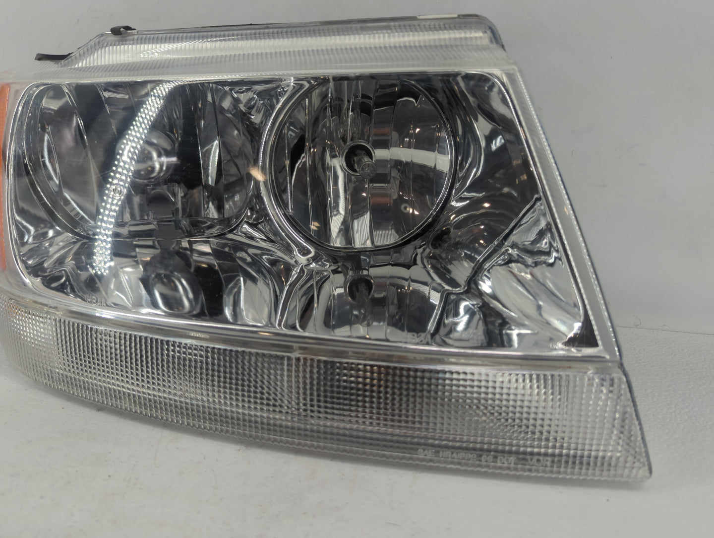 2002-2004 Jeep Grand Cherokee Driver Left Oem Head Light Headlight Lamp - Oemusedautoparts1.com