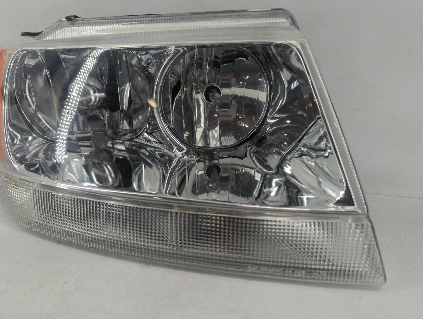 2002-2004 Jeep Grand Cherokee Driver Left Oem Head Light Headlight Lamp - Oemusedautoparts1.com
