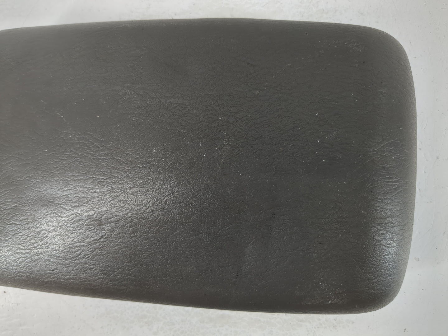 2002-2004 Jeep Liberty Center Console Armrest Cover Lid Fits Fits 2002 2003 2004 OEM Used Auto Parts - Oemusedautoparts1.com