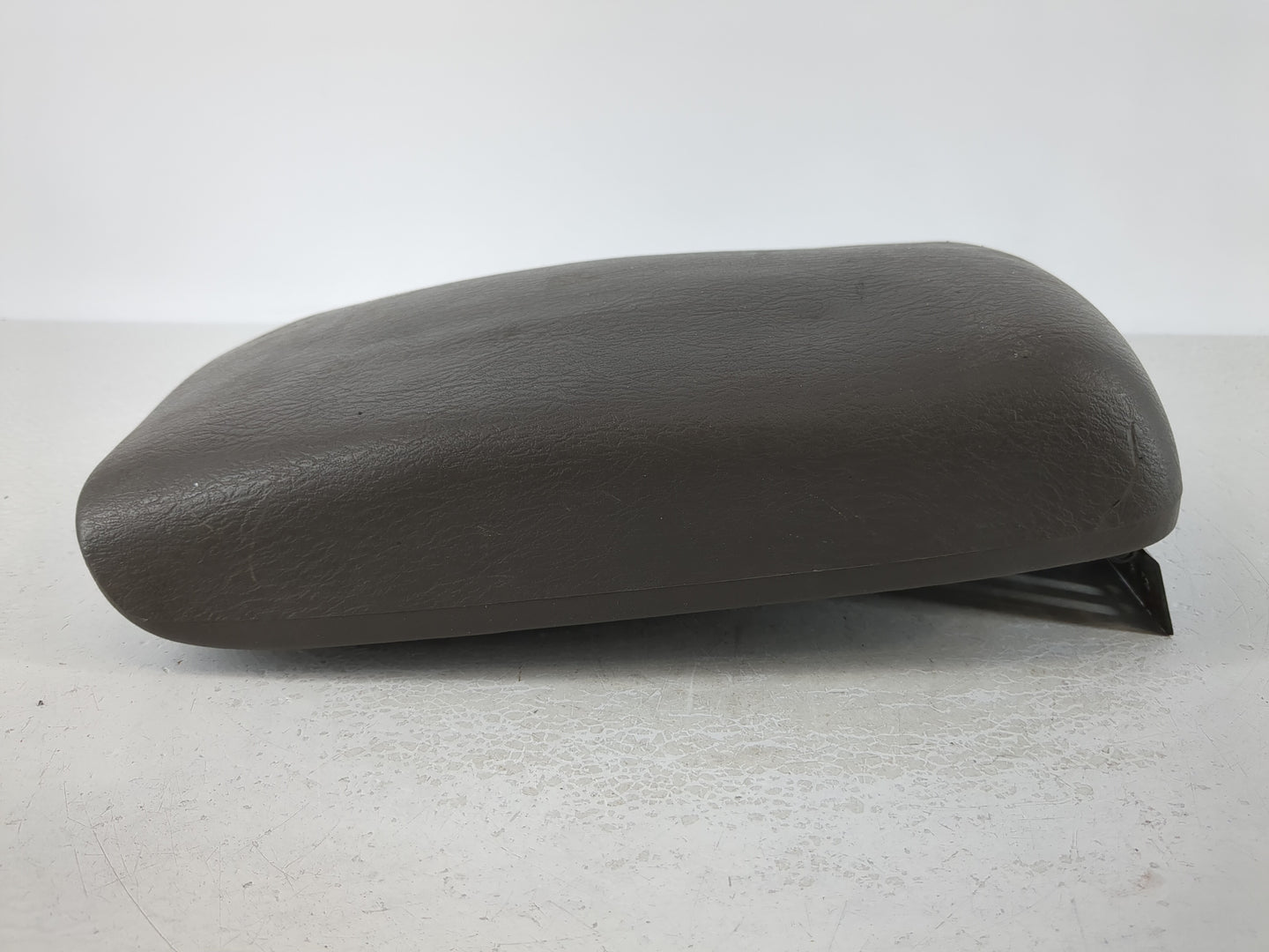 2002-2004 Jeep Liberty Center Console Armrest Cover Lid Fits Fits 2002 2003 2004 OEM Used Auto Parts - Oemusedautoparts1.com