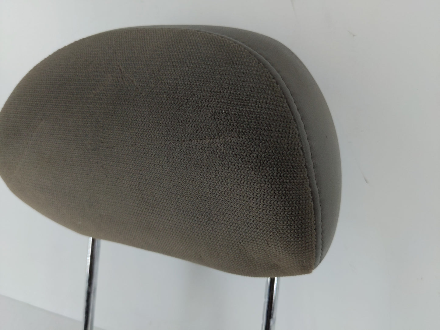 2002-2003 Jeep Liberty Headrest Head Rest Rear Seat Fits Fits 2002 2003 OEM Used Auto Parts - Oemusedautoparts1.com