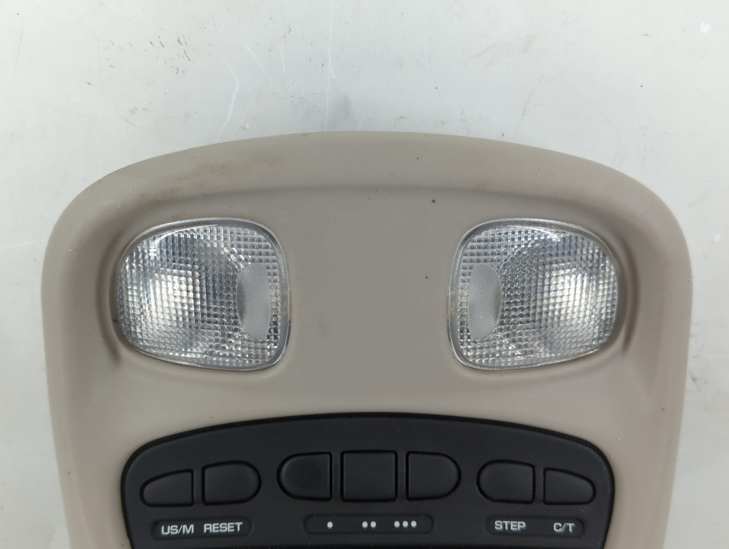 2002-2004 Jeep Liberty Overhead Roof Console Interior Dome Light - Oemusedautoparts1.com