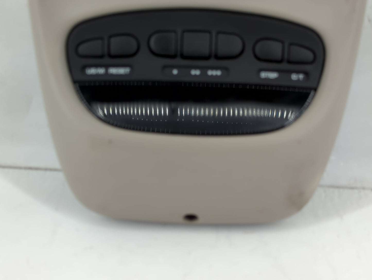 2002-2004 Jeep Liberty Overhead Roof Console Interior Dome Light - Oemusedautoparts1.com