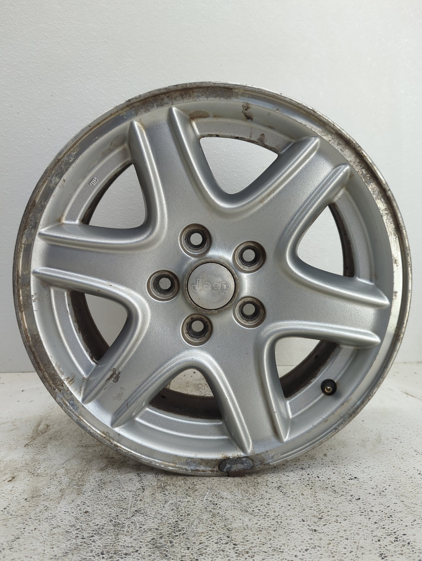 2002-2004 Jeep Liberty Oem Wheel Rim 1098558 - Oemusedautoparts1.com