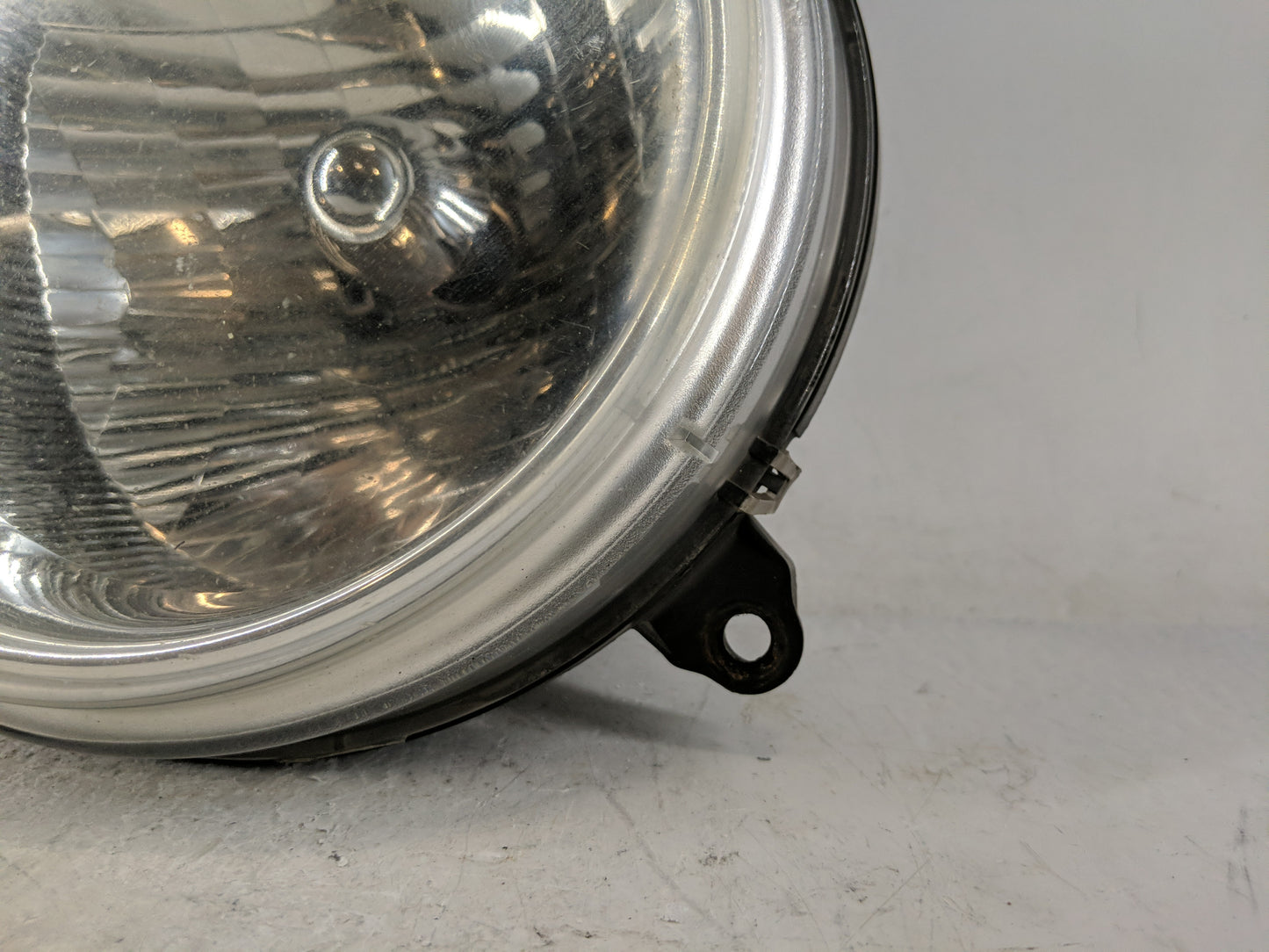 2002-2004 Jeep Liberty Passenger Right Oem Head Light Headlight Lamp - Oemusedautoparts1.com